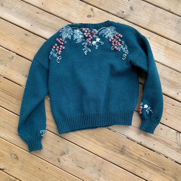 🍄Cottage core vintage hand knit sweater - Picture 3 of 3